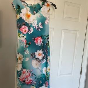 Maggie London size 2 floral dress